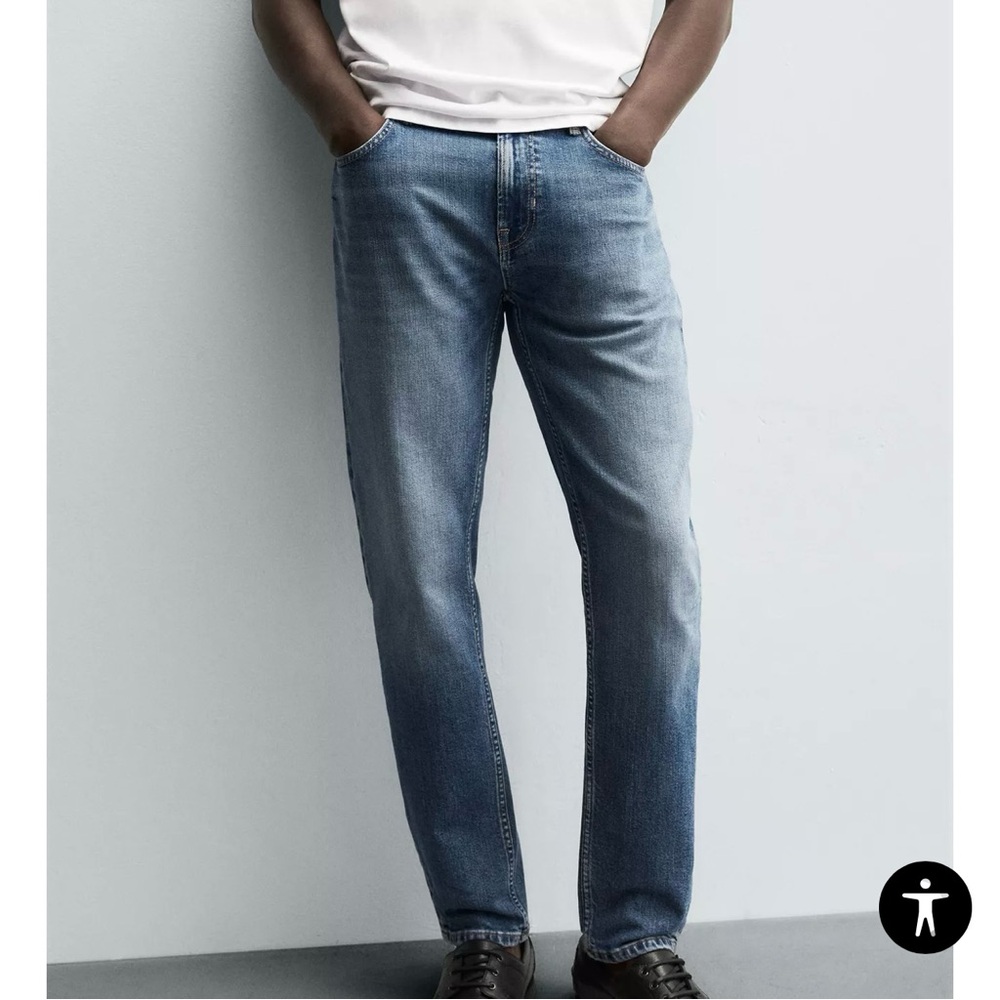 Zara Man straight fit stretch denim jeans for modern everyday wear. Men’s 34